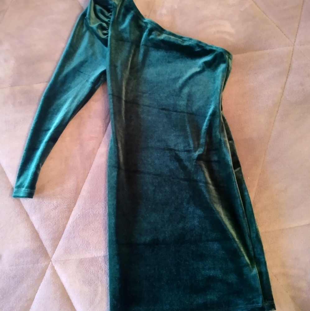 One shoulder velvet dress size 10 (Girls)